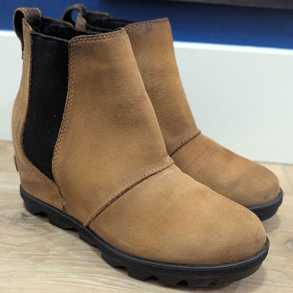 Sorel Joan of Arctic Wedge II Chelsea Boots in Nubuck! - Picture 13 of 13
